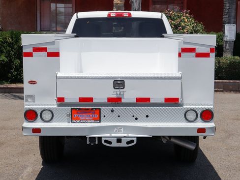 Used 2022 RAM 2500 Tradesman w/ Chrome Appearance Group image 8