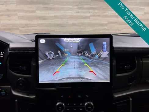 Used 2024 Ford Expedition XLT image 13