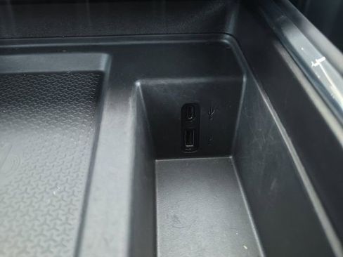 Used 2025 GMC Acadia Elevation image 6