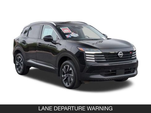 Used 2025 Nissan Kicks SR FWD image 2