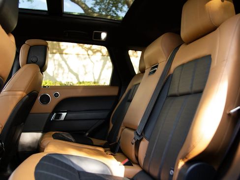 Used 2019 Land Rover Range Rover Sport HSE Dynamic image 30