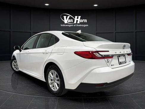 Used 2025 Toyota Camry LE image 5
