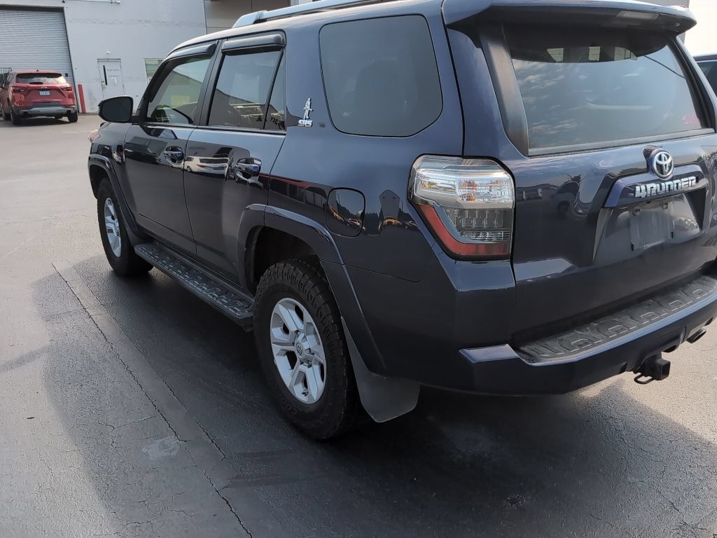 Used 2016 Toyota 4Runner SR5 Premium AWD/4WD image 4