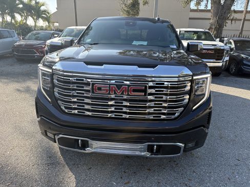 Used 2022 GMC Sierra 1500 Denali image 2