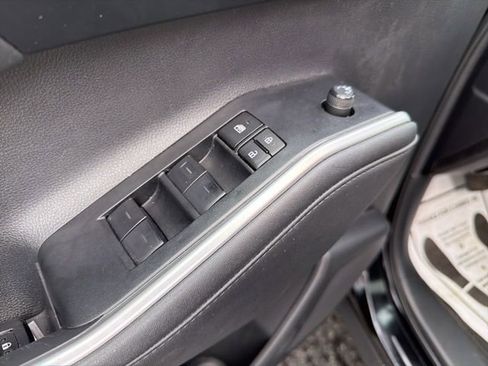 Used 2023 Toyota Highlander XLE image 19