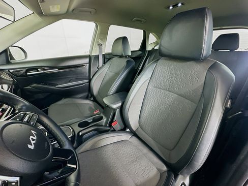 Used 2025 Kia Seltos S image 13