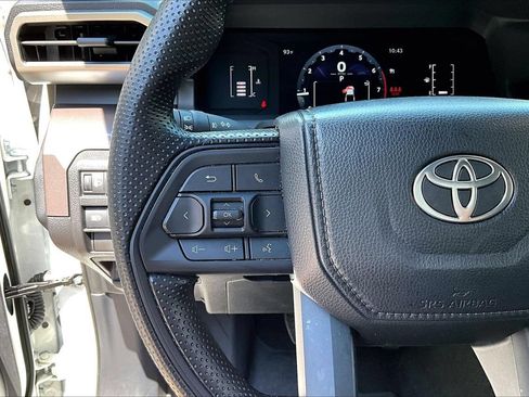 Used 2024 Toyota Tacoma SR5 AWD/4WD image 10