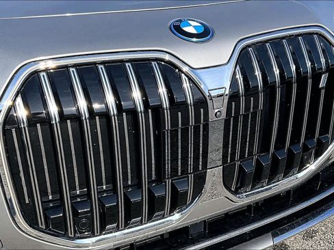 Used 2025 BMW i7 eDrive50 image 28