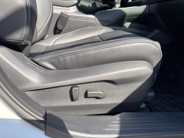 Used 2025 Subaru Outback Touring XT AWD/4WD image 31