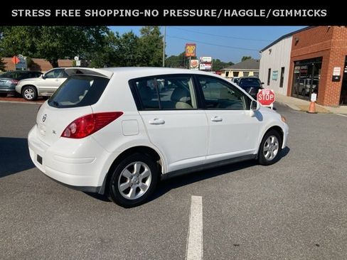 Used 2008 Nissan Versa SL w/ Convenience Pkg image 4