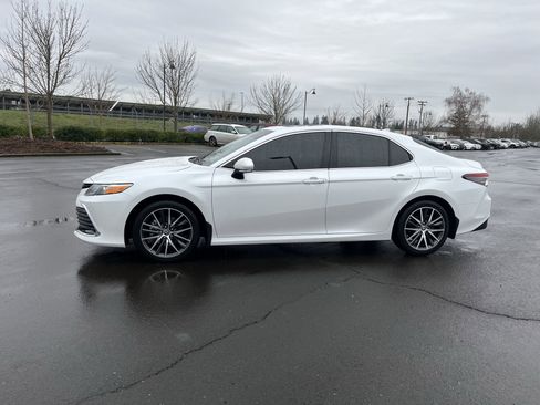 Used 2023 Toyota Camry XLE w/ Navigation Package image 2