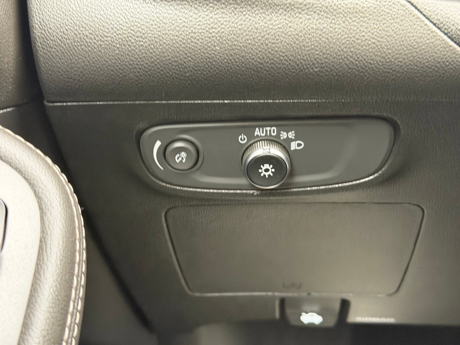 Used 2024 Buick Encore GX Preferred w/ Comfort Package FWD image 12