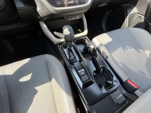 Certified 2026 Subaru Forester Premium w/ Premium/Limited Package AWD/4WD image 23