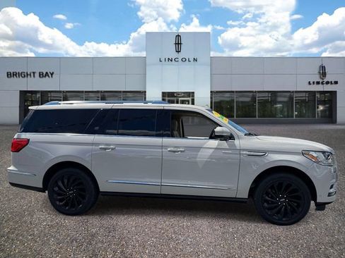 Used 2021 Lincoln Navigator L Reserve AWD/4WD image 5