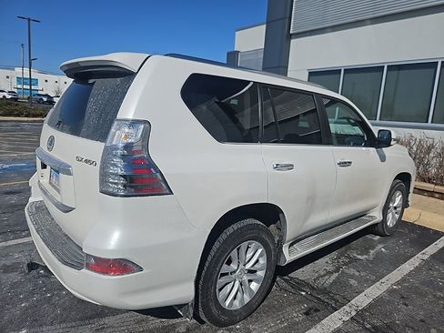 Used 2023 Lexus GX 460 Premium w/ Premium Package image 4