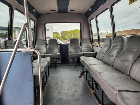 Used 2014 Ford E-350 and Econoline 350 Super Duty image 11