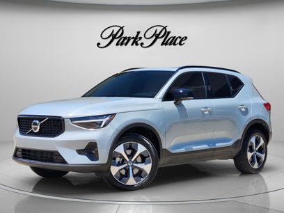 Used 2026 Volvo XC40 B5 Plus w/ Protection Package Premier
