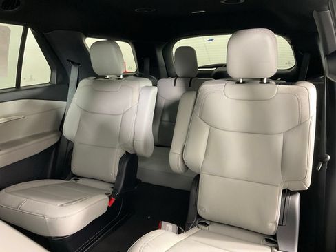 New 2027 Ford Explorer Active w/ Active Comfort Package RWD image 16