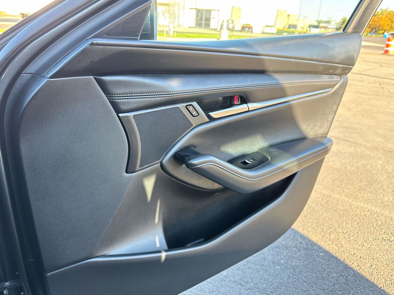 Used 2025 MAZDA MAZDA3 s FWD image 19