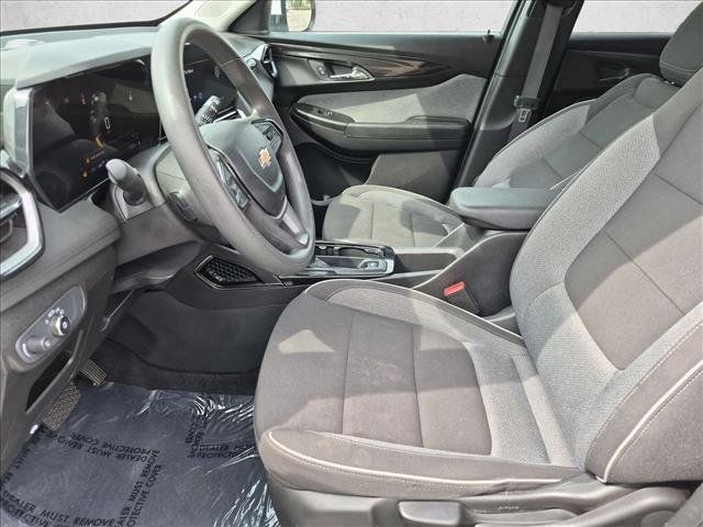Used 2025 Chevrolet TrailBlazer LT AWD/4WD image 15