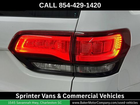 Used 2019 Jeep Grand Cherokee Altitude AWD/4WD image 33