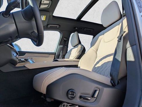 Certified 2026 Volvo XC90 B6 Core AWD/4WD image 17