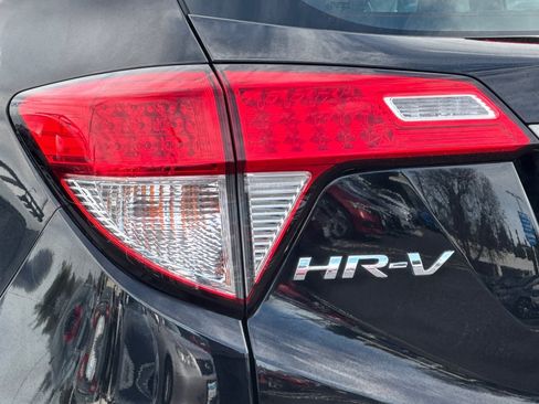 Used 2020 Honda HR-V LX image 12