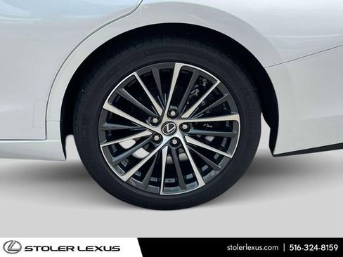 Used 2025 Lexus ES 350 w/ Premium Package FWD image 9