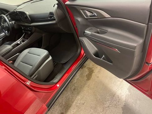 Used 2026 Chevrolet Traverse LT w/ Sun and Wheel Package FWD image 21