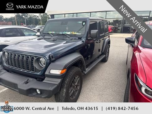 Used 2025 Jeep Wrangler Unlimited Sport AWD/4WD image 1