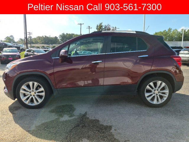 Used 2017 Chevrolet Trax Premier FWD image 2