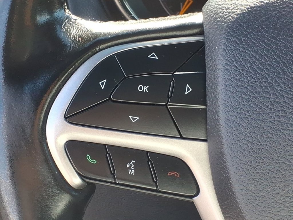 Used 2020 Jeep Grand Cherokee High Altitude AWD/4WD image 12