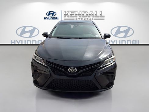 Used 2019 Toyota Camry SE FWD image 2