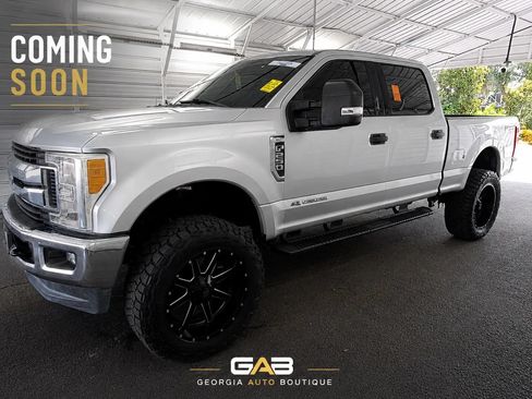 Used 2017 Ford F250 XLT w/ XLT Value Package AWD/4WD image 1