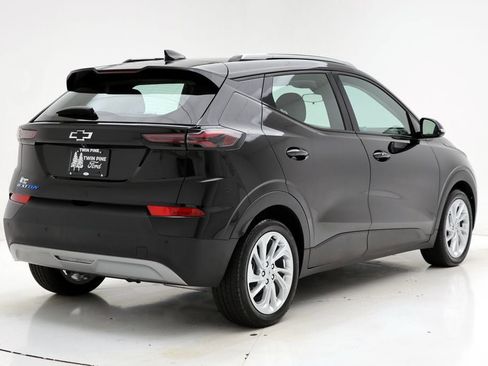 Used 2023 Chevrolet Bolt EUV LT w/ Comfort Package image 8