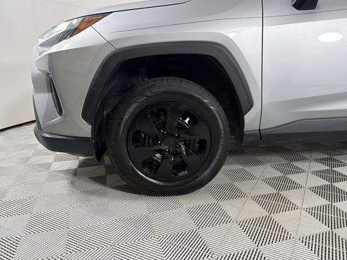 Used 2024 Toyota RAV4 LE FWD image 13