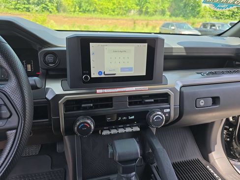 Used 2026 Toyota Tacoma SR5 AWD/4WD image 22