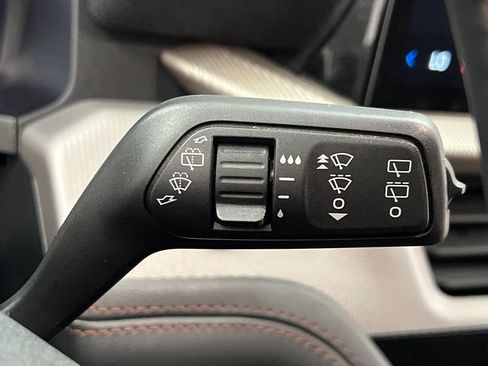 Used 2025 Ford Explorer Active RWD image 58