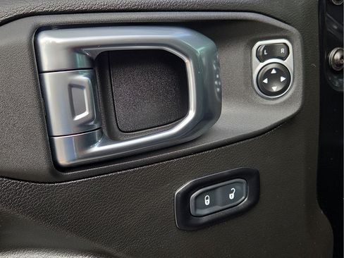 Used 2025 Jeep Wrangler Unlimited Sport AWD/4WD image 14