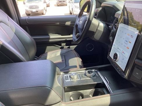 Used 2023 Ford Expedition Limited AWD/4WD image 22