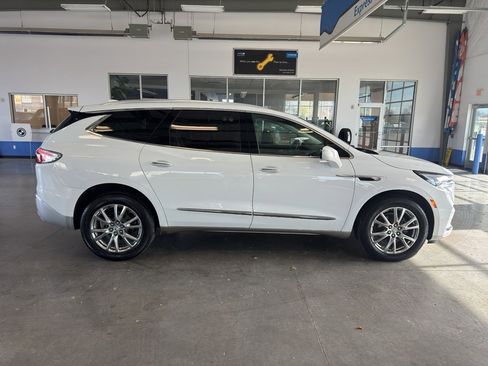 Used 2023 Buick Enclave Premium w/ Experience Buick Package image 6