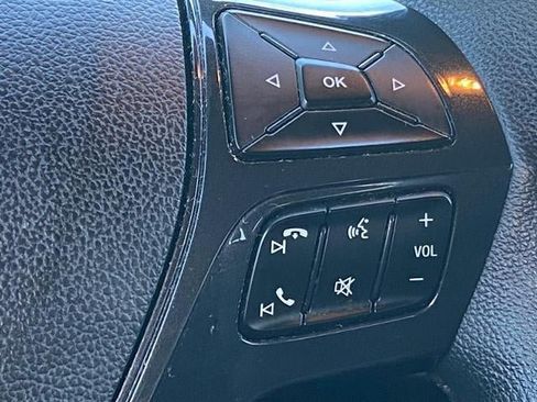 Used 2018 Ford Explorer XLT w/ Equipment Group 202A AWD/4WD image 9