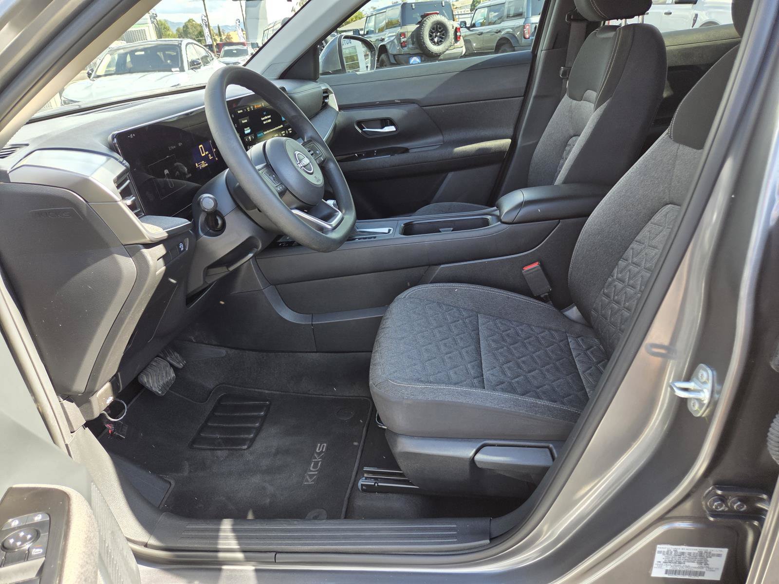Used 2025 Nissan Kicks SV FWD image 10