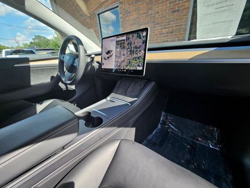 Used 2023 Tesla Model Y Long Range AWD/4WD image 57