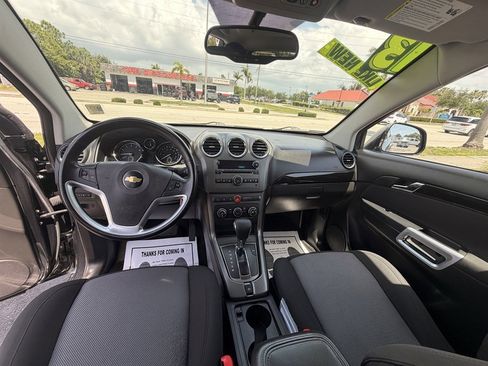 Used 2013 Chevrolet Captiva Sport LT FWD image 9