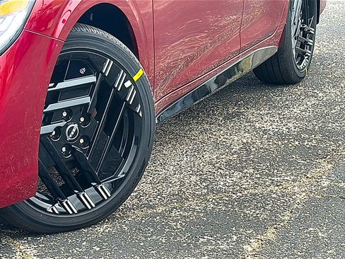 New 2026 Nissan Sentra SR w/ Floor Mat Package FWD image 3