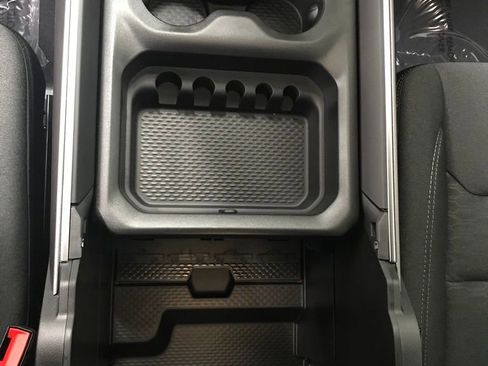 New 2026 RAM 1500 4x4 Crew Cab image 27