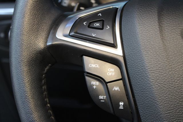 Used 2020 Ford Edge Titanium w/ Equipment Group 301A AWD/4WD image 23