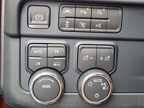 New 2025 Chevrolet Tahoe LS image 25