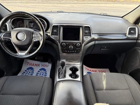 Used 2018 Jeep Grand Cherokee Laredo image 23